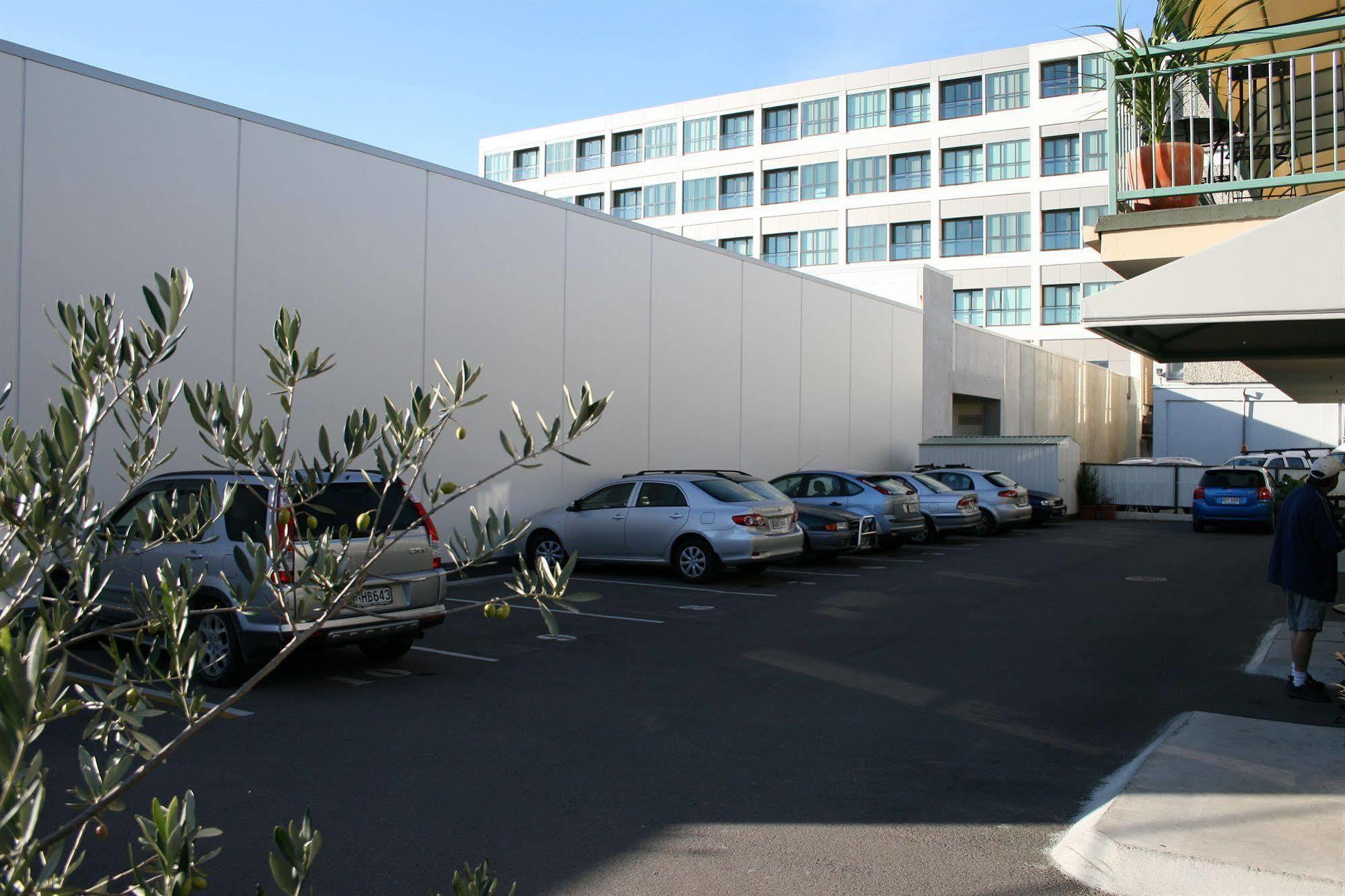 Astray Motel 3*