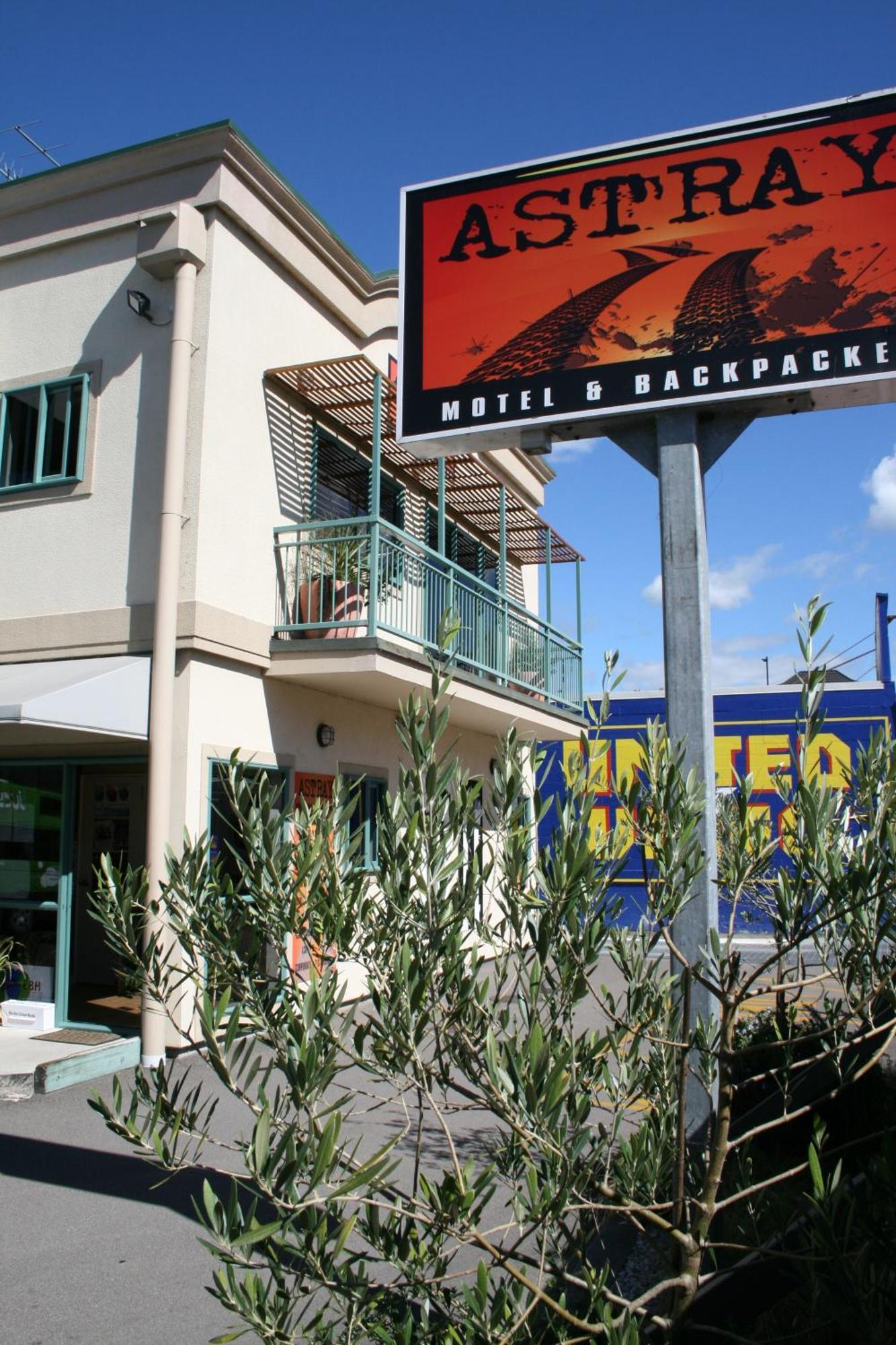 Motel Astray & Backpackers