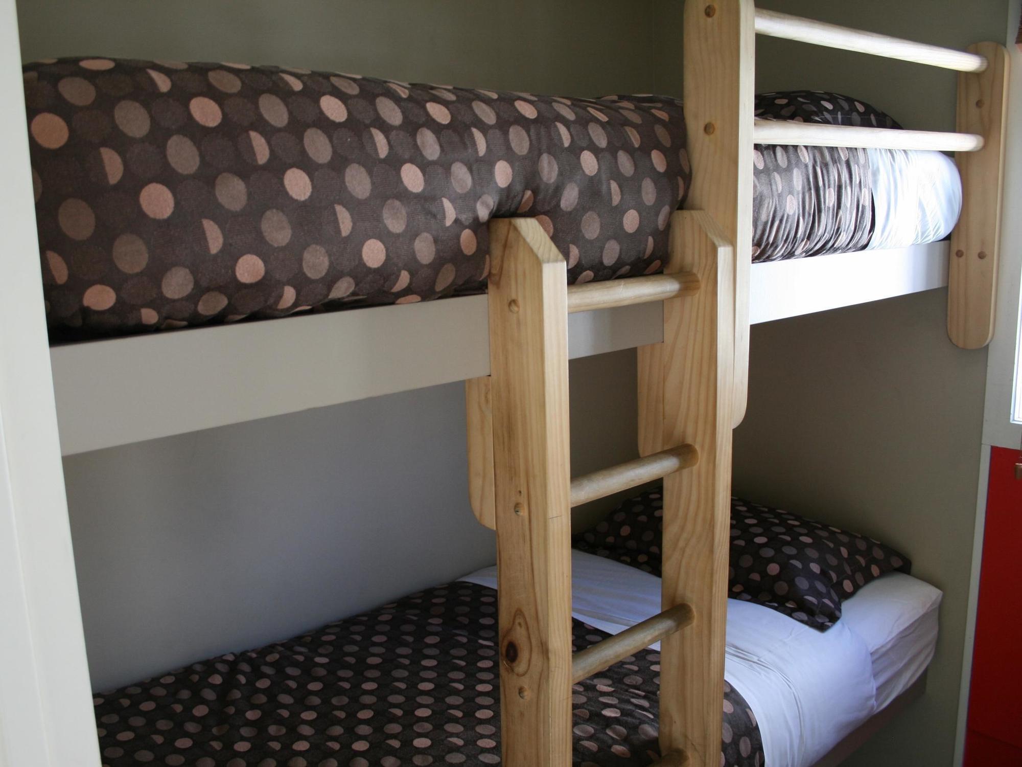 Motel Astray & Backpackers